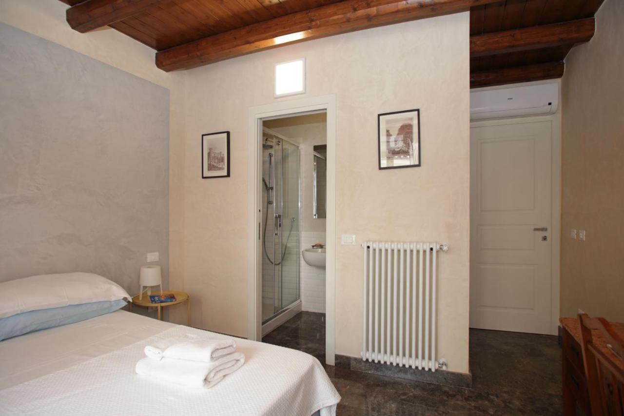 Casa Miqva - Rooms In Shared Apartment Palermo Exterior foto