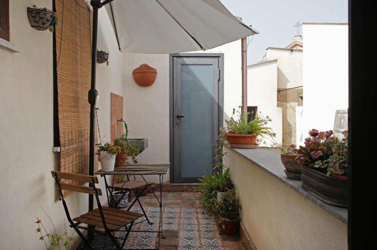 Casa Miqva - Rooms In Shared Apartment Palermo Exterior foto